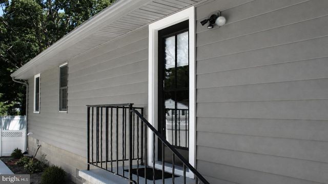 609 PENNSYLVANIA AVE, Somers Point, NJ 08244
