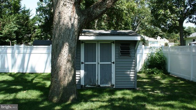 609 PENNSYLVANIA AVE, Somers Point, NJ 08244