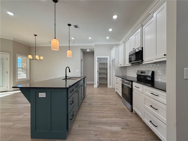 13000 Rooted, Rogers, AR 72758