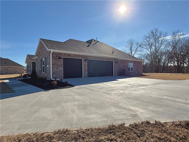 13000 Rooted, Rogers, AR 72758