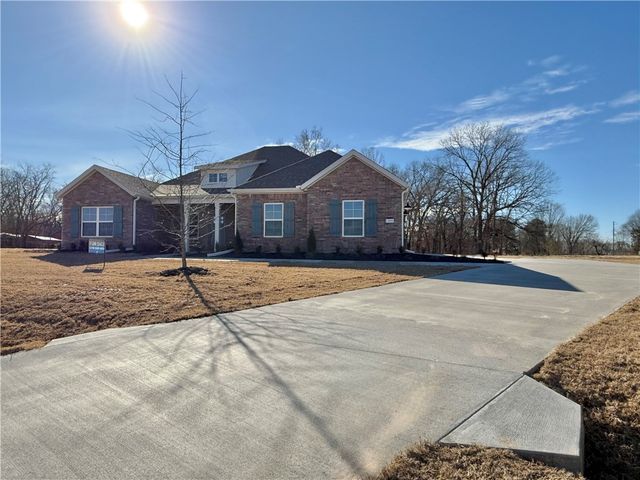 13000 Rooted, Rogers, AR 72758