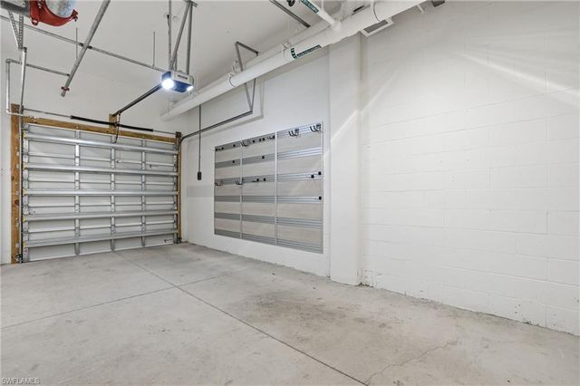1130 3rd AVE S 109, Naples, FL 34102