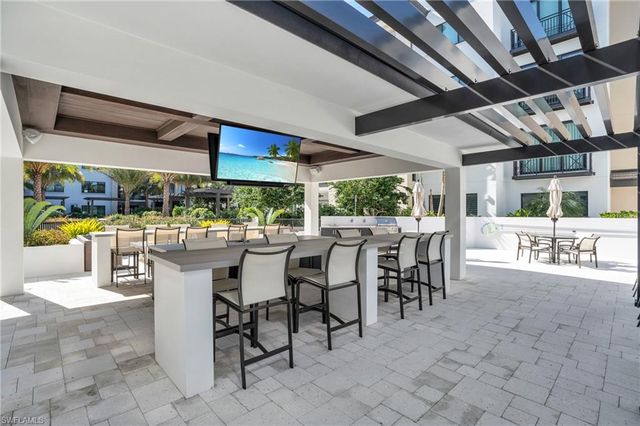 1130 3rd AVE S 109, Naples, FL 34102