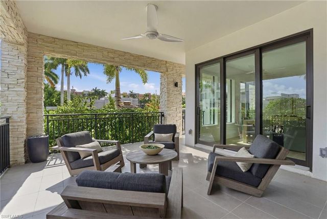 1130 3rd AVE S 109, Naples, FL 34102