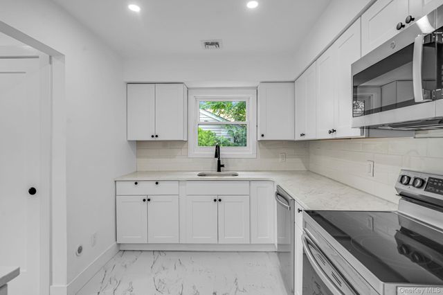 2386 New York Avenue 1, Huntington, NY 11746