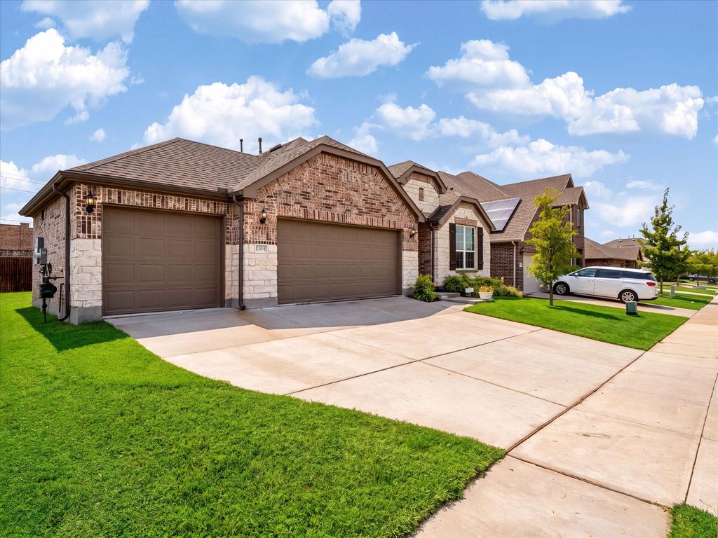 1304 Millican Lane, Aubrey, TX 76227 — photo 2