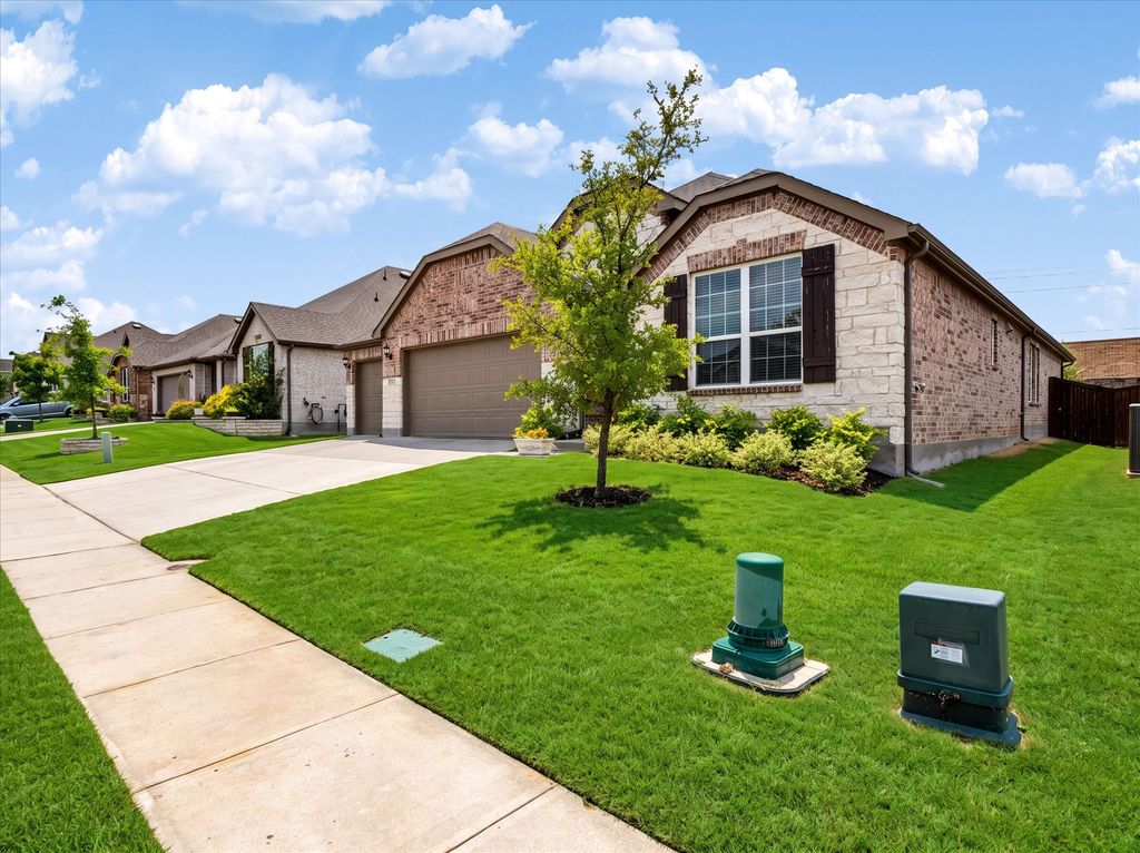 1304 Millican Lane, Aubrey, TX 76227 — photo 3