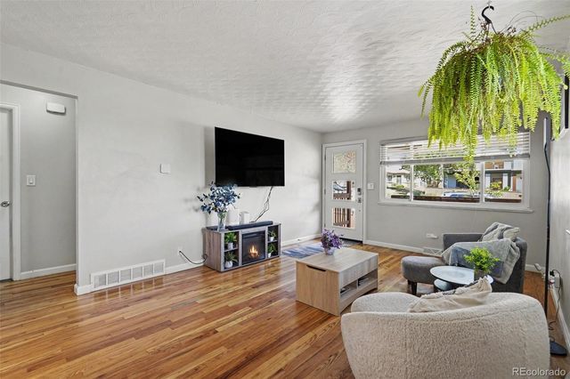 3255 N Cook Street, Denver, CO 80205