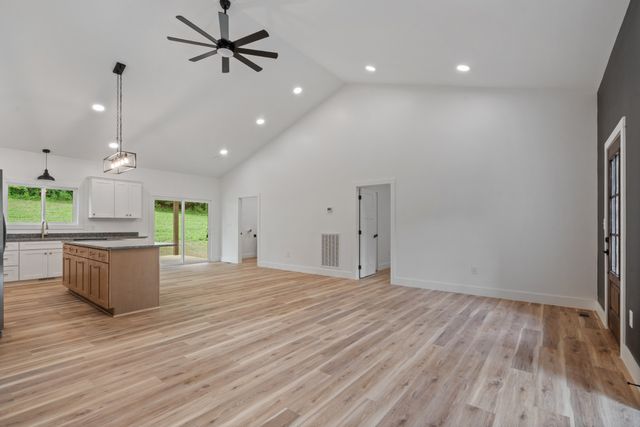 1299 Freeman Loop, Cumberland Furnace, TN 37051