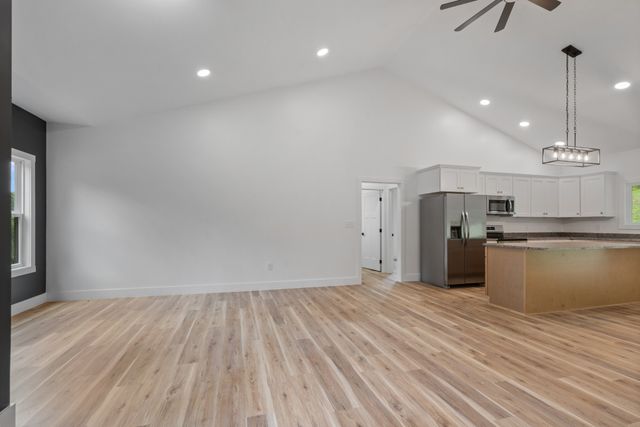 1299 Freeman Loop, Cumberland Furnace, TN 37051
