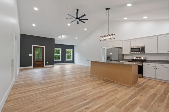 1299 Freeman Loop, Cumberland Furnace, TN 37051