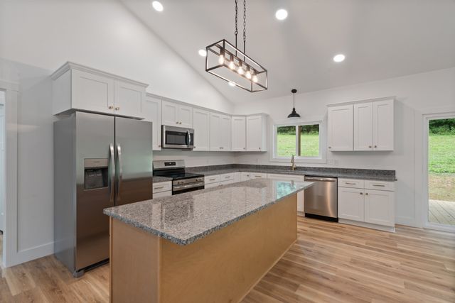 1299 Freeman Loop, Cumberland Furnace, TN 37051