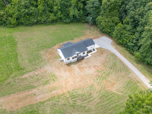 1299 Freeman Loop, Cumberland Furnace, TN 37051
