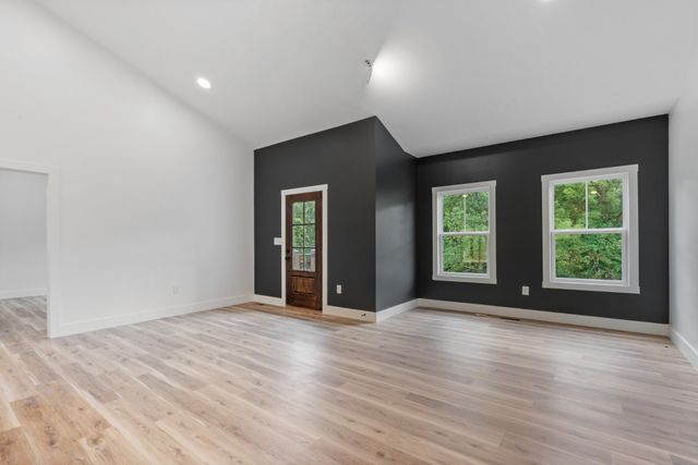 1299 Freeman Loop, Cumberland Furnace, TN 37051