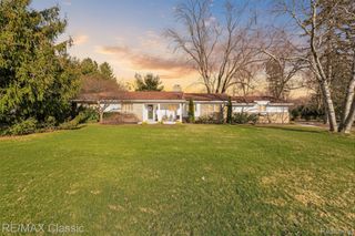 4731 Pickering Road, Bloomfield Hills, MI 48301