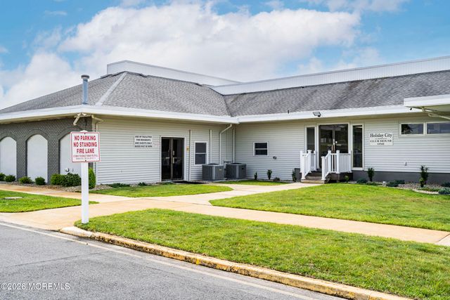 45 Scarborough Place, Toms River, NJ 08757