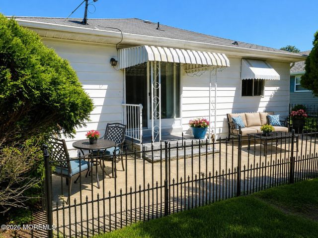 45 Scarborough Place, Toms River, NJ 08757
