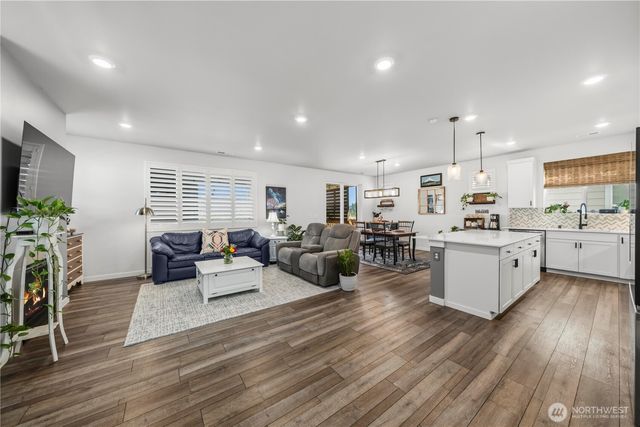 810 Burwood Street SE, Lacey, WA 98503