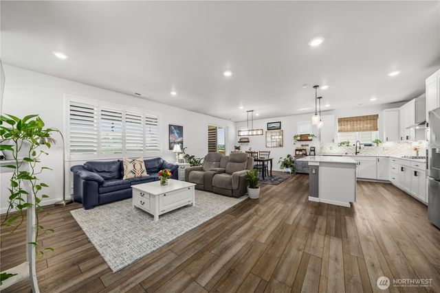 810 Burwood Street SE, Lacey, WA 98503