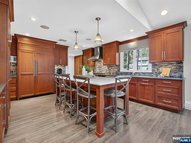 128 Oak Ridge Road, Ramsey, NJ 07446