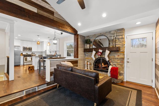 211 Madero DRIVE, Thiensville, WI 53092