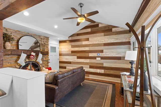 211 Madero DRIVE, Thiensville, WI 53092