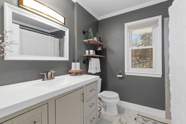 211 Madero DRIVE, Thiensville, WI 53092