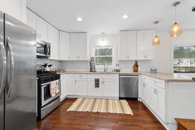 211 Madero DRIVE, Thiensville, WI 53092