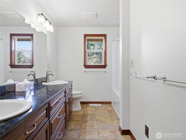 8127 Jamieson Court SW, Tumwater, WA 98512