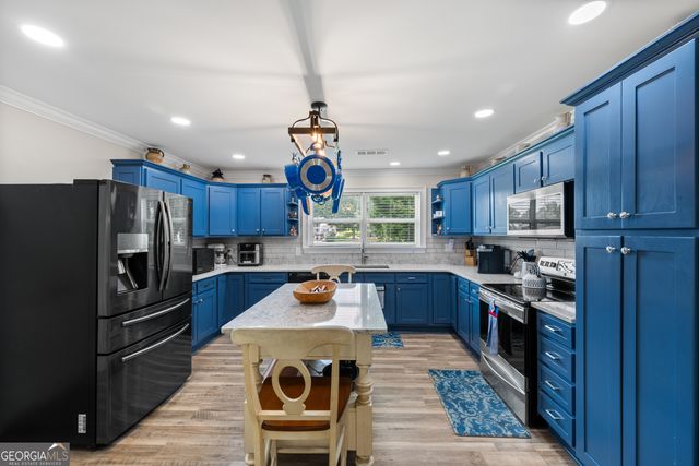 276 Roberts Point Road, Jackson, GA 30233