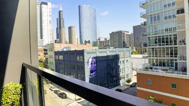 900 W Washington Boulevard 504, Chicago, IL 60607