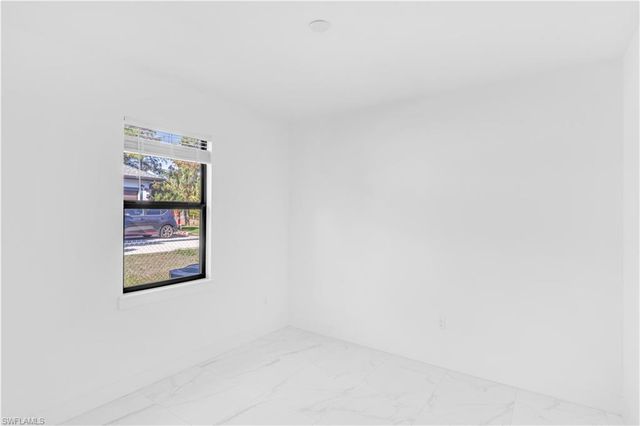 2844 37th AVE NE, Naples, FL 34120