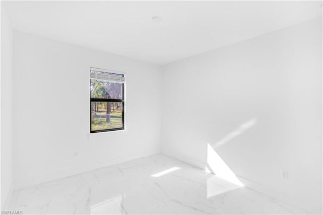 2844 37th AVE NE, Naples, FL 34120