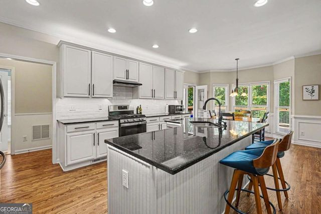 255 Amberbrook Circle, Grayson, GA 30017
