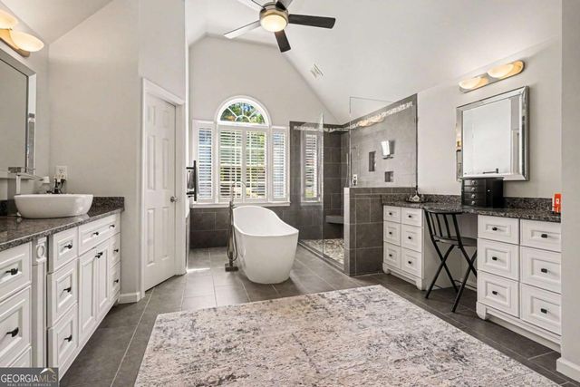 255 Amberbrook Circle, Grayson, GA 30017