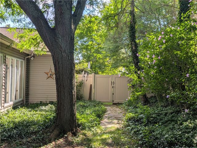 1 Locke Drive, Pittsford, NY 14534