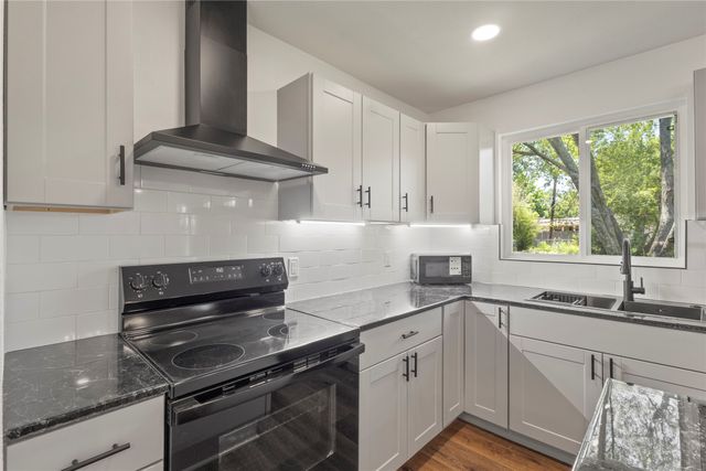 10325 Maylee Boulevard, Dallas, TX 75228
