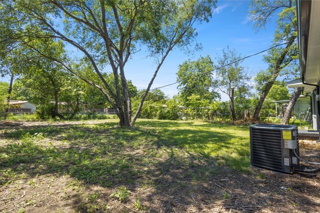 10325 Maylee Boulevard, Dallas, TX 75228