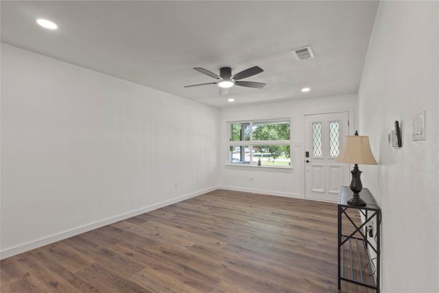 10325 Maylee Boulevard, Dallas, TX 75228
