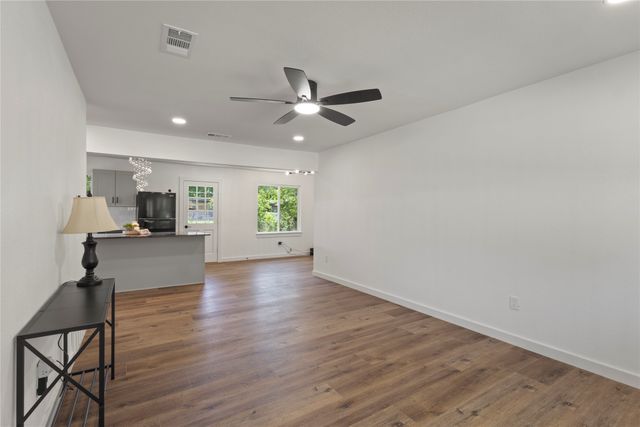 10325 Maylee Boulevard, Dallas, TX 75228