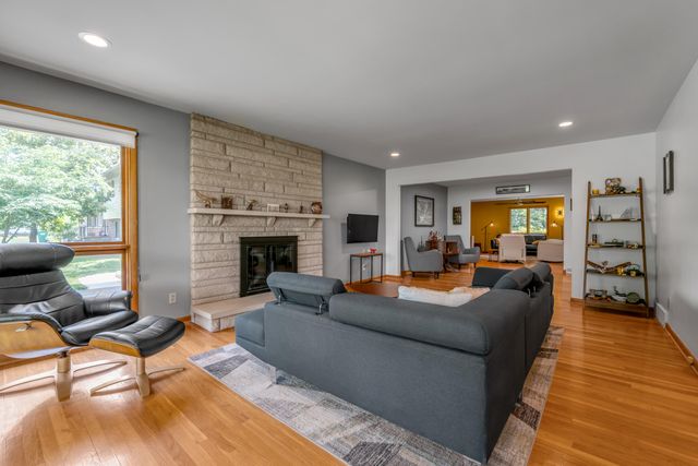 1894 Parkers Mill Road, Lexington, KY 40504