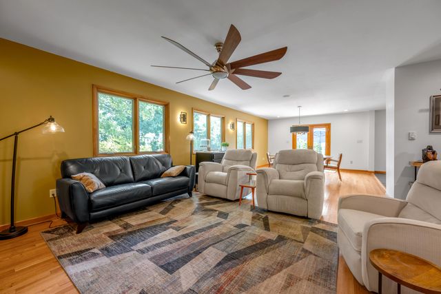 1894 Parkers Mill Road, Lexington, KY 40504