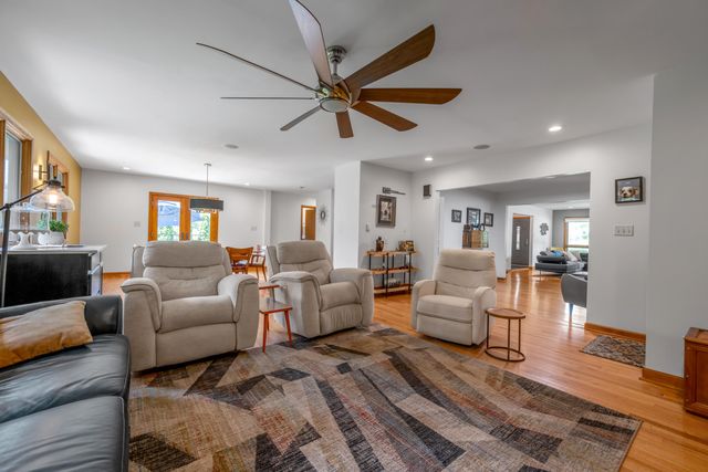 1894 Parkers Mill Road, Lexington, KY 40504