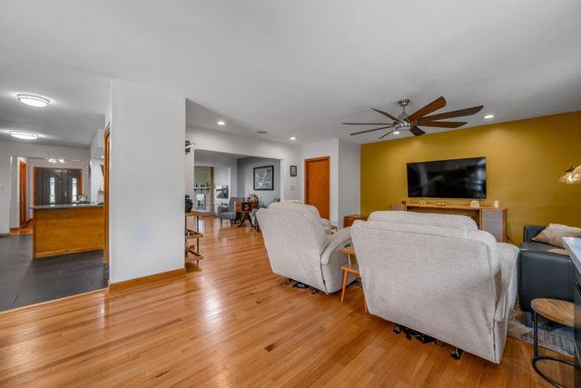 1894 Parkers Mill Road, Lexington, KY 40504