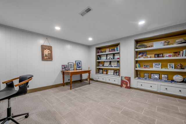 1894 Parkers Mill Road, Lexington, KY 40504