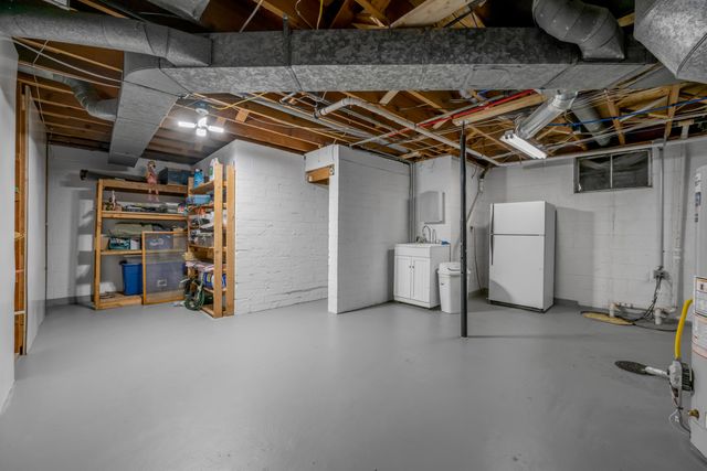 1894 Parkers Mill Road, Lexington, KY 40504