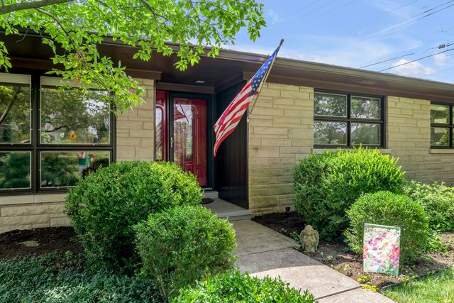 1894 Parkers Mill Road, Lexington, KY 40504