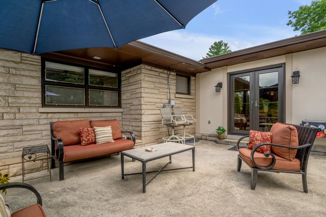 1894 Parkers Mill Road, Lexington, KY 40504