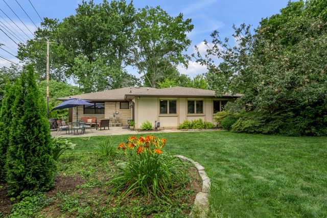 1894 Parkers Mill Road, Lexington, KY 40504