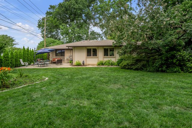 1894 Parkers Mill Road, Lexington, KY 40504
